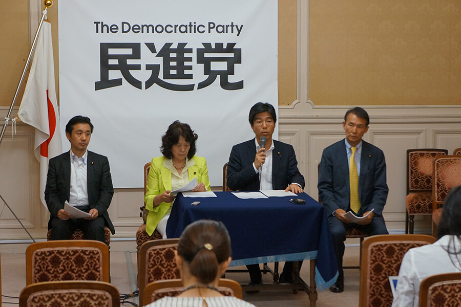 特別養子縁組促進法案提出後の記者会見